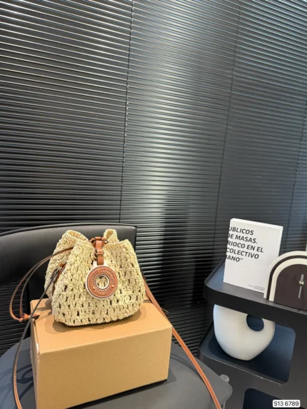LV woven tote bag (return box) - yellow